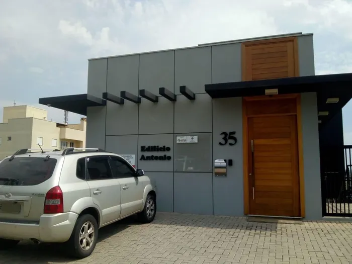 Fachada do prédio onde fica o consultório em Vinhedo, SP